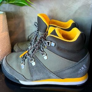 Adidas Terrex Climawarm Snowpitch Hiking boots